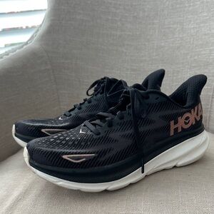 Hoka Clifton 9 Sneakers